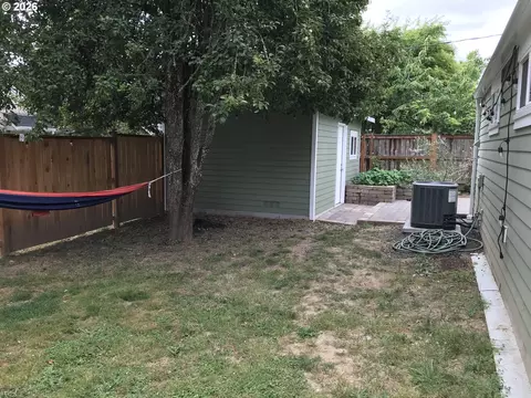 Exterior - 2063 Onyx St, Eugene, OR 97403 photo 10 of 10