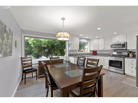 Dining - 654 Cherry Dr #1, Eugene, OR 97401 photo 2 of 2