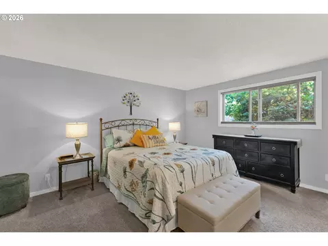 Bedroom - 654 Cherry Dr #1, Eugene, OR 97401 photo 1 of 7