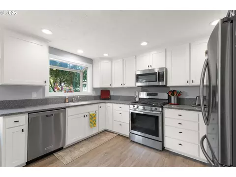 Kitchen - 654 Cherry Dr #1, Eugene, OR 97401 photo 2 of 3