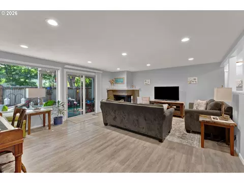 Living - 654 Cherry Dr #1, Eugene, OR 97401 photo 1 of 3