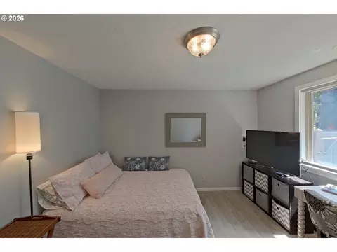 Bedroom - 654 Cherry Dr #1, Eugene, OR 97401 photo 6 of 7