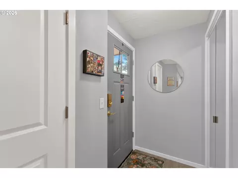 Entry Way - 654 Cherry Dr #1, Eugene, OR 97401 photo 1 of 3