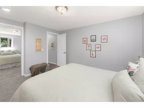Bedroom - 654 Cherry Dr #1, Eugene, OR 97401 photo 5 of 7