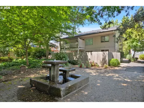Exterior - 654 Cherry Dr #1, Eugene, OR 97401 photo 8 of 8
