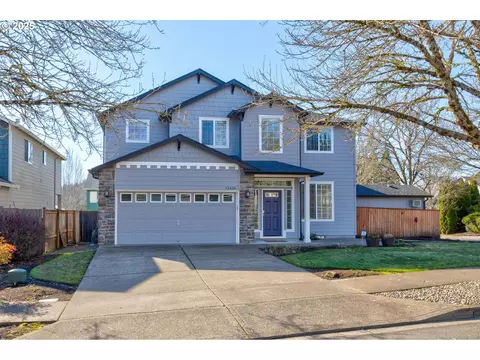13428 SE Kisor Ct, Happy Valley, OR 97086