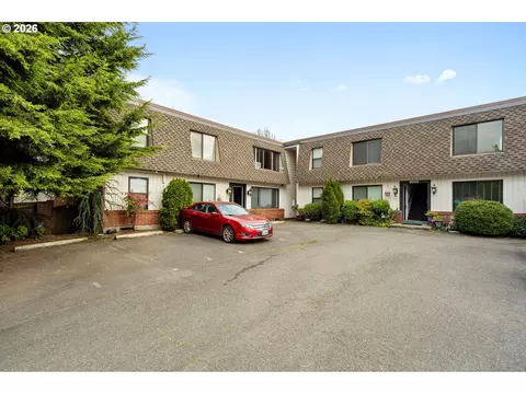 8065 N Ivanhoe St #9, Portland, OR 97203