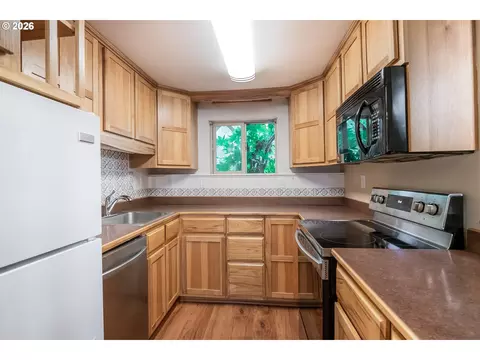 Kitchen - 4047 Donald St #C, Eugene, OR 97405 photo 2 of 6