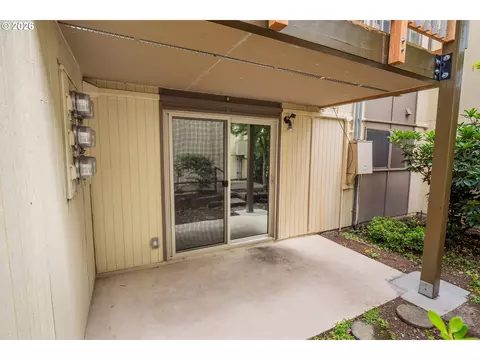 Exterior - 4047 Donald St #C, Eugene, OR 97405 photo 2 of 10