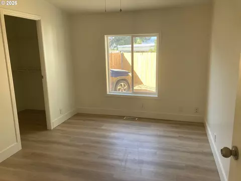 477 48th St, Springfield, OR 97478 photo 7
