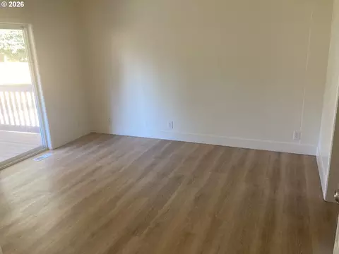 477 48th St, Springfield, OR 97478 photo 6