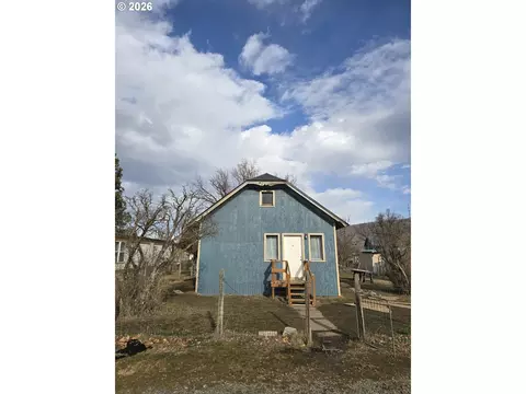 303 Donald St, Wallowa, OR 97885