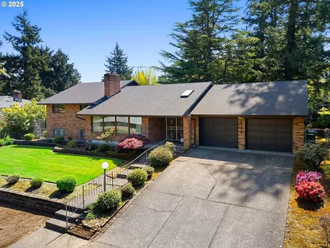 15416 NE Holladay St, Portland, OR 97230
