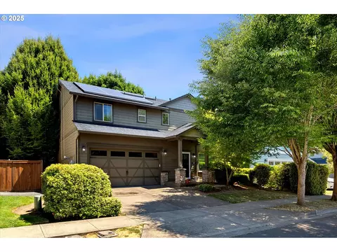 588 S Donna Dr, Newberg, OR 97132