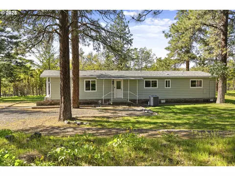 5547 Wahtonka Rd, The Dalles, OR 97058