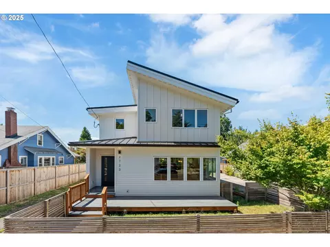 2723 SE 74th Ave, Portland, OR 97206