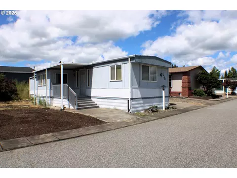 228 SEstate Loop, Winston, OR 97496