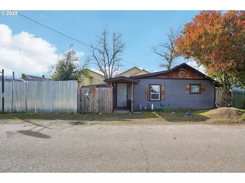 8102 SE Malden Ct, Portland, OR 97206