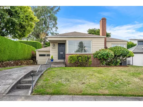 5524 NE Couch St, Portland, OR 97213