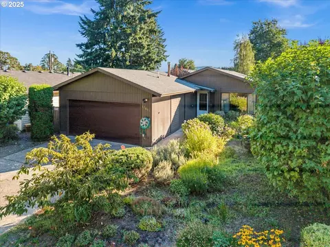 17657 SE Scrutton Ln, Milwaukie, OR 97267