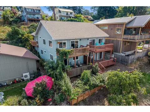 1804 Lincoln St #1, Hood River, OR 97031