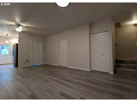 Living - 28 Lawrence St, Eugene, OR 97401 photo 5 of 7