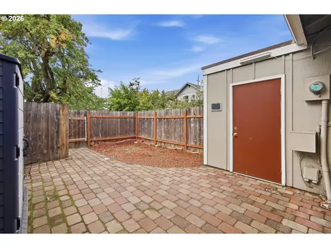 Exterior - 28 Lawrence St, Eugene, OR 97401 photo 4 of 7