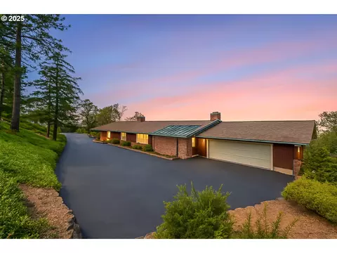 115 W Scenic Dr, The Dalles, OR 97058