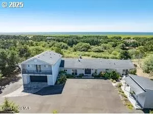 89796 Sea Breeze Dr, Warrenton, OR 97146