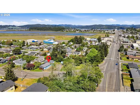 1955 Maple St, North Bend, OR 97459