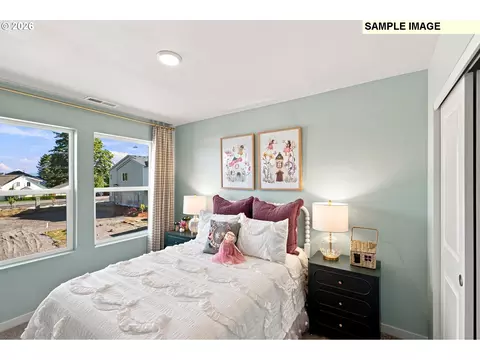 Bedroom - 5868 SE 12th Ter, Gresham, OR 97080 photo 2 of 2