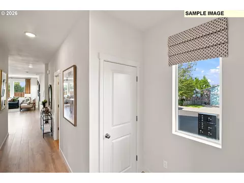 Entry Way - 5868 SE 12th Ter, Gresham, OR 97080 photo 1 of 4