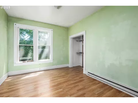 Bedroom - 490 W 4th Ave, Eugene, OR 97401 photo 1 of 4