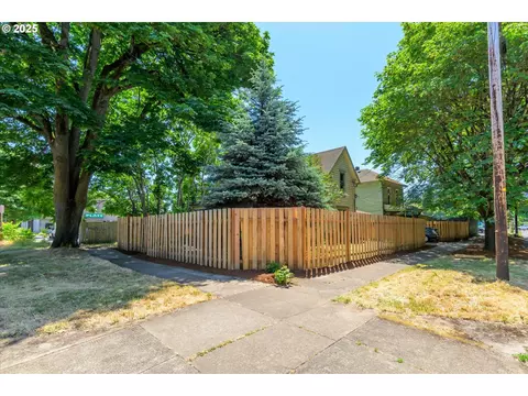490 W 4th Ave, Eugene, OR 97401