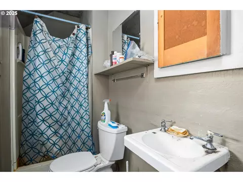Bath - 490 W 4th Ave, Eugene, OR 97401 photo 2 of 2