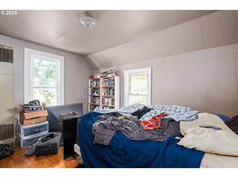 Bedroom - 490 W 4th Ave, Eugene, OR 97401 photo 4 of 4