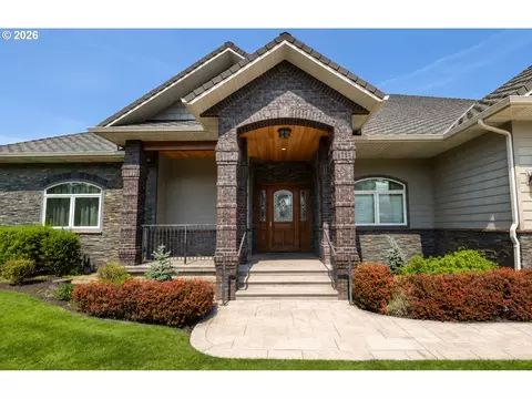 121 Ridge Dr, La Grande, OR 97850