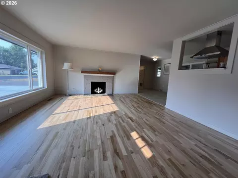 Living - 4189 SW Perkins Ave, Pendleton, OR 97801 photo 1 of 2