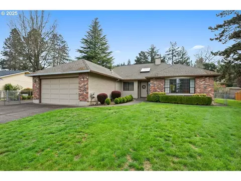 16300 SW Rhus Ct, Portland, OR 97224