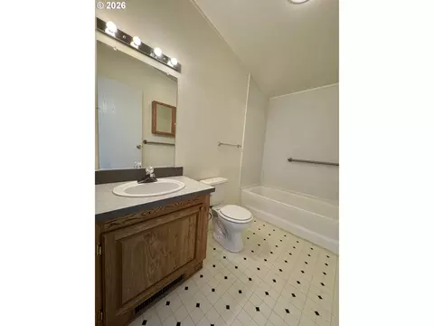 962 Rainbow Dr, Springfield, OR 97477 photo 20
