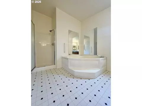 962 Rainbow Dr, Springfield, OR 97477 photo 10