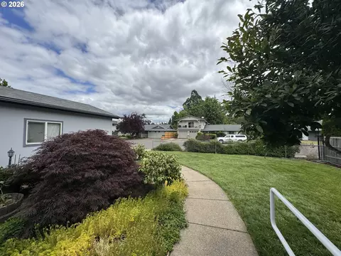 962 Rainbow Dr, Springfield, OR 97477 photo 41