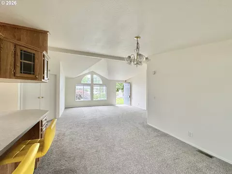 962 Rainbow Dr, Springfield, OR 97477 photo 26