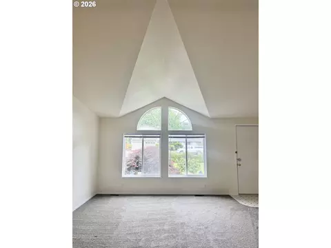 962 Rainbow Dr, Springfield, OR 97477 photo 3