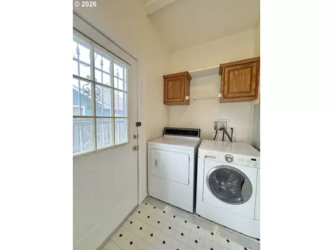 962 Rainbow Dr, Springfield, OR 97477 photo 17