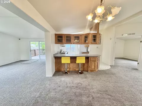 962 Rainbow Dr, Springfield, OR 97477 photo 27