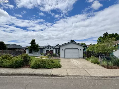 962 Rainbow Dr, Springfield, OR 97477
