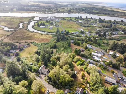 91906 Lewis And Clark Rd, Astoria, OR 97103