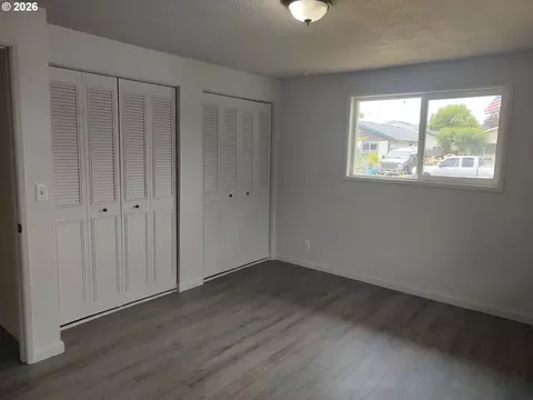 Bedroom - 778 V St, Springfield, OR 97477 photo 2 of 3