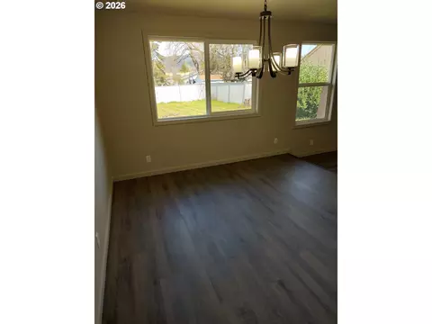 Living - 778 V St, Springfield, OR 97477 photo 1 of 3